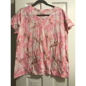 NWOT! Pink Palm Print Vneck T-shirt